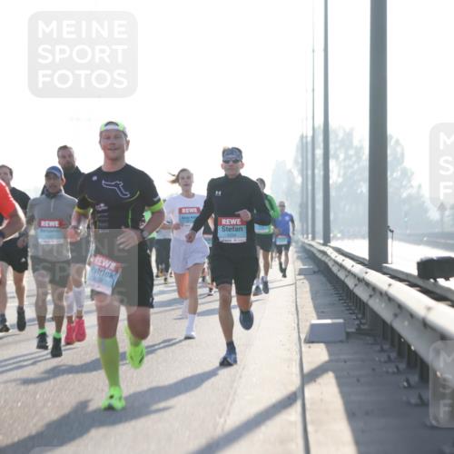 03.10.2025 - Köhlbrandbrückenlauf Jannik Wohlers http://msf.ph/oto/9054927 03.10.2025 09:12:39 Position 3 1012, 609, 1034 meine-sportfotos.de