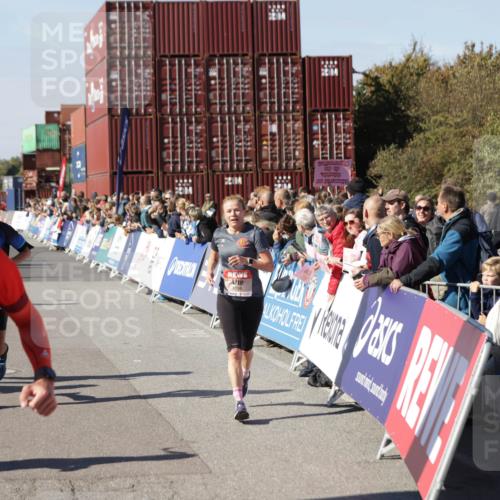 03.10.2025 - Köhlbrandbrückenlauf Jannik Wohlers http://msf.ph/oto/9054929 03.10.2025 13:10:06 Ziel 4196, 4260, 4573, 4730, 4787, 4929, 5763, 5977, 6083, 6111, 6428, 6432, 6750, 6764, 6813 meine-sportfotos.de