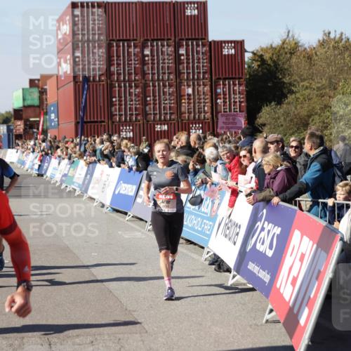 03.10.2025 - Köhlbrandbrückenlauf Jannik Wohlers http://msf.ph/oto/9054933 03.10.2025 13:10:06 Ziel 4196, 4260, 4573, 4730, 4787, 4929, 5763, 5977, 6083, 6111, 6428, 6432, 6750, 6764, 6813 meine-sportfotos.de