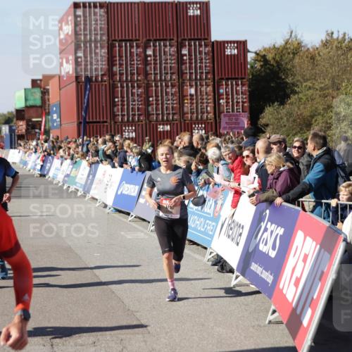 03.10.2025 - Köhlbrandbrückenlauf Jannik Wohlers http://msf.ph/oto/9054938 03.10.2025 13:10:06 Ziel 4196, 4260, 4573, 4730, 4787, 4929, 5763, 5977, 6083, 6111, 6428, 6432, 6750, 6764, 6813 meine-sportfotos.de