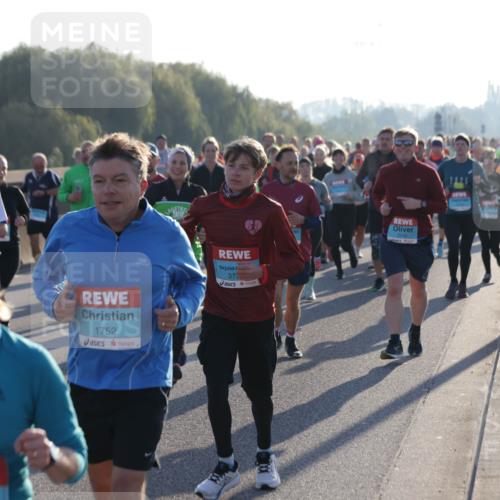 03.10.2025 - Köhlbrandbrückenlauf Jannik Wohlers http://msf.ph/oto/9054944 03.10.2025 09:20:26 Position 3 1752, 373, 2150 meine-sportfotos.de
