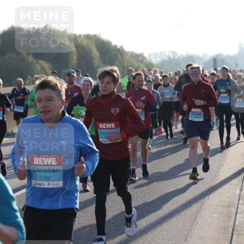 03.10.2025 - Köhlbrandbrückenlauf Jannik Wohlers http://msf.ph/oto/9054957 03.10.2025 09:20:26 Position 3 1752, 3, 2150 meine-sportfotos.de