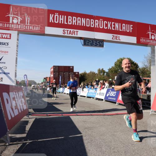03.10.2025 - Köhlbrandbrückenlauf Lena Gebhardt http://msf.ph/oto/9054959 03.10.2025 13:23:55 Ziel 4465, 4647, 4918, 5081, 5106, 5361, 5431, 5709, 5742, 6728 meine-sportfotos.de