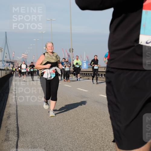 03.10.2025 - Köhlbrandbrückenlauf Fabian Wolf http://msf.ph/oto/9054961 03.10.2025 10:02:52 Position 3 2810 meine-sportfotos.de