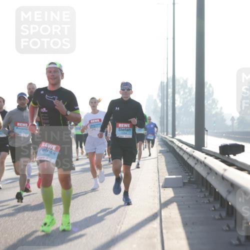 03.10.2025 - Köhlbrandbrückenlauf Jannik Wohlers http://msf.ph/oto/9054976 03.10.2025 09:12:40 Position 3 1012, 3609, 1034 meine-sportfotos.de