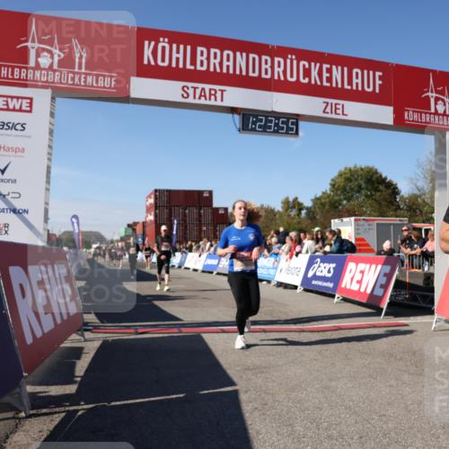 03.10.2025 - Köhlbrandbrückenlauf Lena Gebhardt http://msf.ph/oto/9054980 03.10.2025 13:23:55 Ziel 4465, 4647, 4918, 5081, 5106, 5361, 5431, 5709, 5742, 6728 meine-sportfotos.de