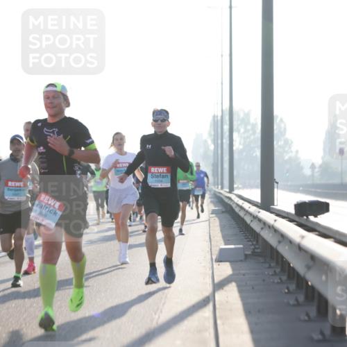 03.10.2025 - Köhlbrandbrückenlauf Jannik Wohlers http://msf.ph/oto/9054985 03.10.2025 09:12:40 Position 3 1012, 3609, 1034 meine-sportfotos.de