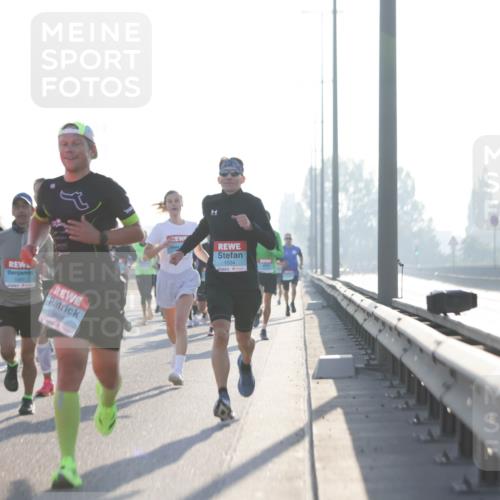 03.10.2025 - Köhlbrandbrückenlauf Jannik Wohlers http://msf.ph/oto/9054989 03.10.2025 09:12:40 Position 3 1012, 3609, 1034 meine-sportfotos.de