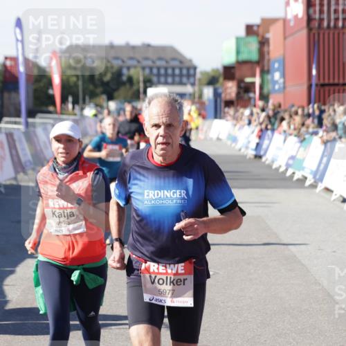 03.10.2025 - Köhlbrandbrückenlauf Jannik Wohlers http://msf.ph/oto/9054997 03.10.2025 13:10:08 Ziel 4196, 4343, 4573, 4683, 4730, 4787, 4929, 5763, 5977, 6083, 6111, 6428, 6432, 6764, 6813 meine-sportfotos.de