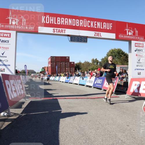 03.10.2025 - Köhlbrandbrückenlauf Lena Gebhardt http://msf.ph/oto/9054998 03.10.2025 13:07:34 Ziel 4113, 4165, 4254, 4263, 4287, 4288, 4375, 4636, 5870, 5872, 6744 meine-sportfotos.de