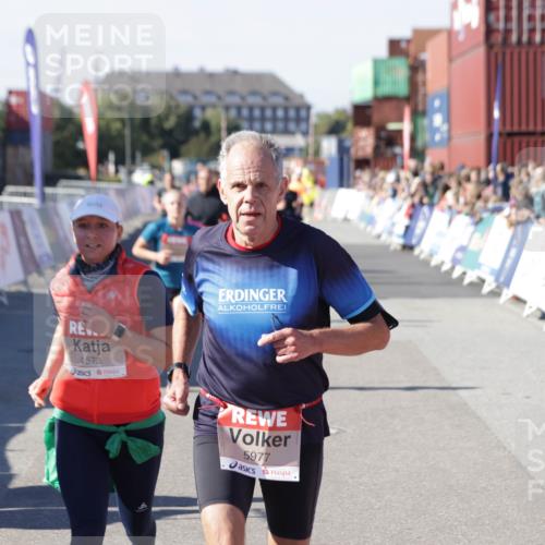 03.10.2025 - Köhlbrandbrückenlauf Jannik Wohlers http://msf.ph/oto/9055003 03.10.2025 13:10:08 Ziel 4196, 4343, 4573, 4683, 4730, 4787, 4929, 5763, 5977, 6083, 6111, 6428, 6432, 6764, 6813 meine-sportfotos.de