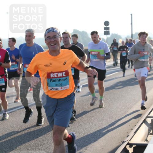 03.10.2025 - Köhlbrandbrückenlauf Lena Gebhardt http://msf.ph/oto/9055010 03.10.2025 09:16:46 Position 1 3205, 3495 meine-sportfotos.de