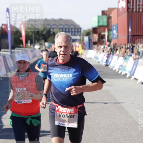 03.10.2025 - Köhlbrandbrückenlauf Jannik Wohlers http://msf.ph/oto/9055011 03.10.2025 13:10:08 Ziel 4196, 4343, 4573, 4683, 4730, 4787, 4929, 5763, 5977, 6083, 6111, 6428, 6432, 6764, 6813 meine-sportfotos.de