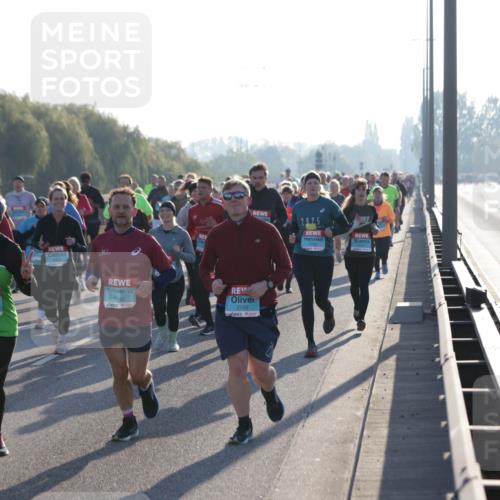 03.10.2025 - Köhlbrandbrückenlauf Jannik Wohlers http://msf.ph/oto/9055012 03.10.2025 09:20:27 Position 3 3619, 1945, 2150, 2025, 1735 meine-sportfotos.de