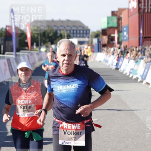03.10.2025 - Köhlbrandbrückenlauf Jannik Wohlers http://msf.ph/oto/9055017 03.10.2025 13:10:08 Ziel 4196, 4343, 4573, 4683, 4730, 4787, 4929, 5763, 5977, 6083, 6111, 6428, 6432, 6764, 6813 meine-sportfotos.de