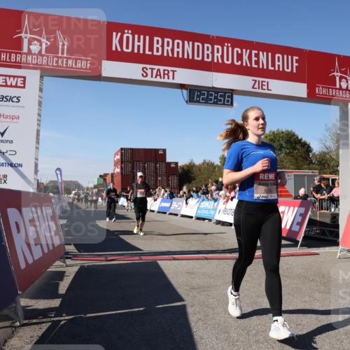 03.10.2025 - Köhlbrandbrückenlauf Lena Gebhardt http://msf.ph/oto/9055018 03.10.2025 13:23:56 Ziel 4465, 4647, 4918, 5081, 5106, 5361, 5387, 5431, 5709, 5742, 6557, 6728 meine-sportfotos.de