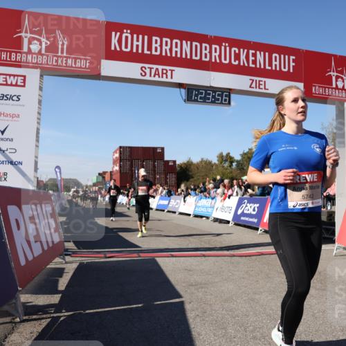 03.10.2025 - Köhlbrandbrückenlauf Lena Gebhardt http://msf.ph/oto/9055024 03.10.2025 13:23:57 Ziel 4465, 4647, 4918, 5081, 5106, 5361, 5387, 5419, 5431, 5709, 5742, 6442, 6443, 6557, 6728 meine-sportfotos.de