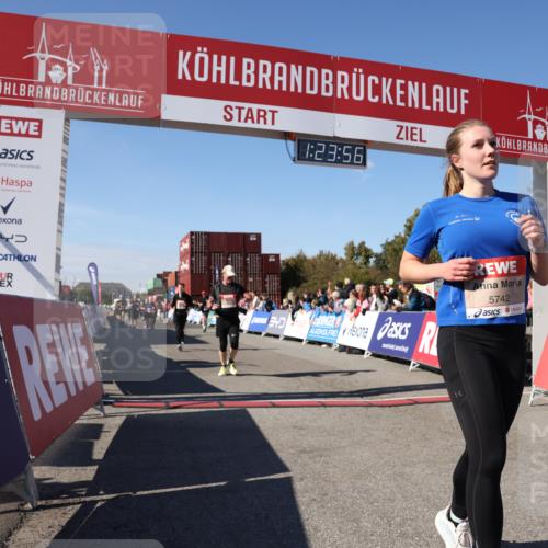 03.10.2025 - Köhlbrandbrückenlauf Lena Gebhardt http://msf.ph/oto/9055036 03.10.2025 13:23:57 Ziel 4465, 4647, 4918, 5081, 5106, 5361, 5387, 5419, 5431, 5709, 5742, 6442, 6443, 6557, 6728 meine-sportfotos.de