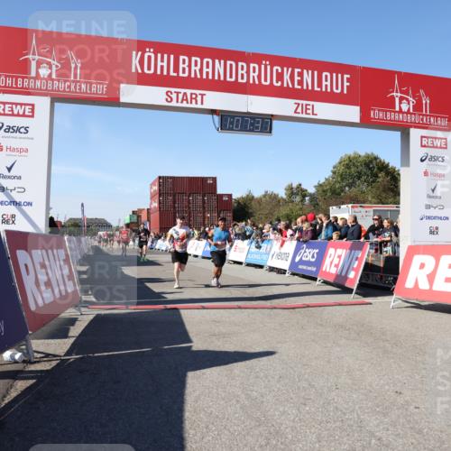03.10.2025 - Köhlbrandbrückenlauf Lena Gebhardt http://msf.ph/oto/9055042 03.10.2025 13:07:38 Ziel 4113, 4165, 4254, 4263, 4375, 4636, 6744, 6800 meine-sportfotos.de
