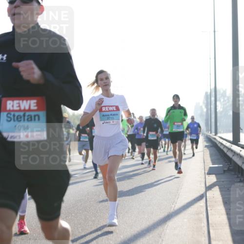 03.10.2025 - Köhlbrandbrückenlauf Jannik Wohlers http://msf.ph/oto/9055051 03.10.2025 09:12:43 Position 3 1061, 1034, 3715 meine-sportfotos.de