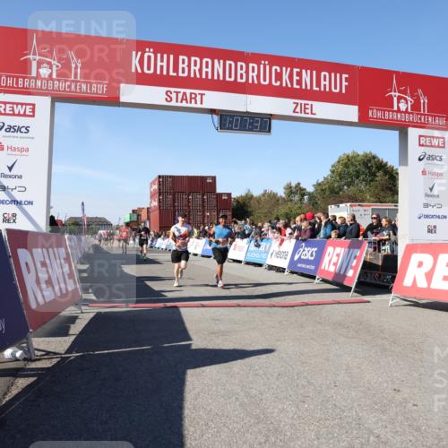 03.10.2025 - Köhlbrandbrückenlauf Lena Gebhardt http://msf.ph/oto/9055054 03.10.2025 13:07:38 Ziel 4113, 4165, 4254, 4263, 4375, 4636, 6744, 6800 meine-sportfotos.de