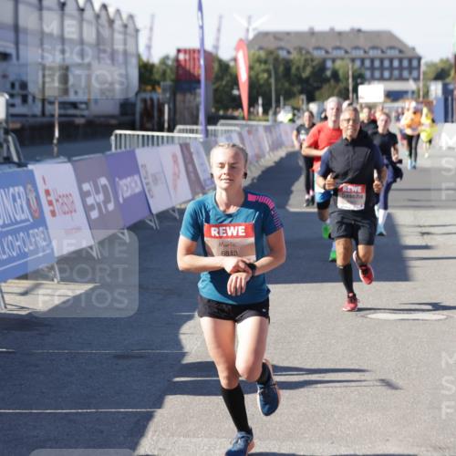 03.10.2025 - Köhlbrandbrückenlauf Jannik Wohlers http://msf.ph/oto/9055057 03.10.2025 13:10:11 Ziel 4196, 4343, 4573, 4683, 4730, 4787, 4822, 4929, 5029, 5977, 6083, 6111, 6428, 6432, 6764, 6813 meine-sportfotos.de