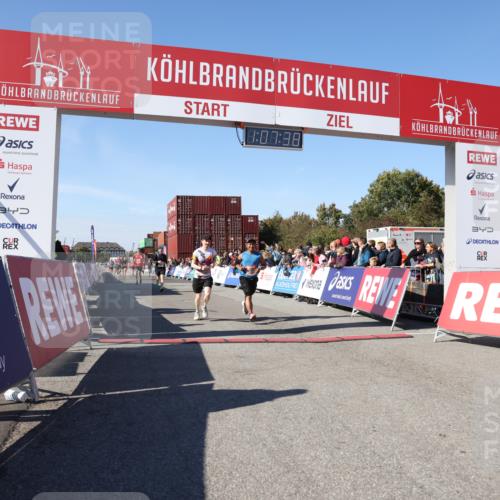 03.10.2025 - Köhlbrandbrückenlauf Lena Gebhardt http://msf.ph/oto/9055064 03.10.2025 13:07:38 Ziel 4113, 4165, 4254, 4263, 4375, 4636, 6744, 6800 meine-sportfotos.de