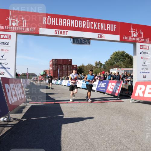 03.10.2025 - Köhlbrandbrückenlauf Lena Gebhardt http://msf.ph/oto/9055081 03.10.2025 13:07:39 Ziel 4113, 4165, 4254, 4263, 4375, 4636, 6744, 6800 meine-sportfotos.de
