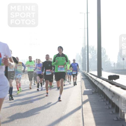 03.10.2025 - Köhlbrandbrückenlauf Jannik Wohlers http://msf.ph/oto/9055089 03.10.2025 09:12:43 Position 3 2715, 2701 meine-sportfotos.de