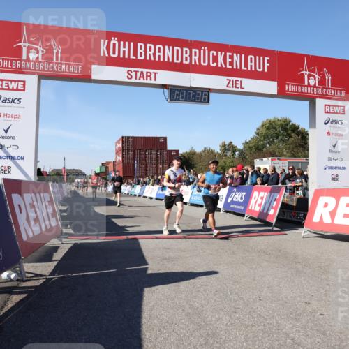 03.10.2025 - Köhlbrandbrückenlauf Lena Gebhardt http://msf.ph/oto/9055091 03.10.2025 13:07:39 Ziel 4113, 4165, 4254, 4263, 4375, 4636, 6744, 6800 meine-sportfotos.de