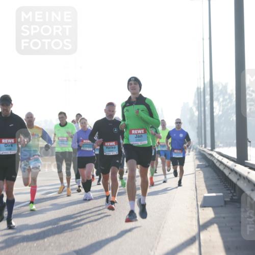 03.10.2025 - Köhlbrandbrückenlauf Jannik Wohlers http://msf.ph/oto/9055104 03.10.2025 09:12:44 Position 3 3288, 2701, 1 meine-sportfotos.de