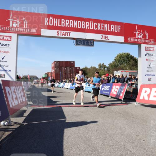 03.10.2025 - Köhlbrandbrückenlauf Lena Gebhardt http://msf.ph/oto/9055105 03.10.2025 13:07:39 Ziel 4113, 4165, 4254, 4263, 4375, 4636, 6744, 6800 meine-sportfotos.de