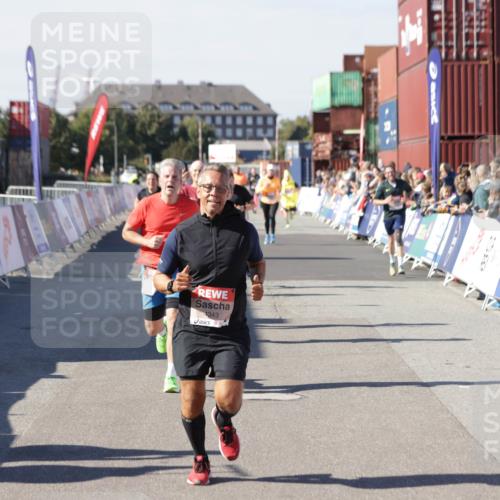 03.10.2025 - Köhlbrandbrückenlauf Jannik Wohlers http://msf.ph/oto/9055109 03.10.2025 13:10:12 Ziel 4196, 4343, 4364, 4573, 4683, 4730, 4787, 4822, 5029, 5977, 6083, 6111, 6428, 6432, 6587, 6764, 6813 meine-sportfotos.de