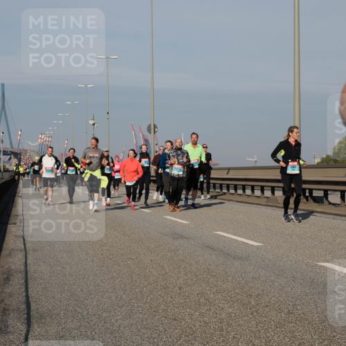 03.10.2025 - Köhlbrandbrückenlauf Fabian Wolf http://msf.ph/oto/9055113 03.10.2025 10:02:56 Position 3 2415 meine-sportfotos.de