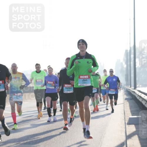 03.10.2025 - Köhlbrandbrückenlauf Jannik Wohlers http://msf.ph/oto/9055125 03.10.2025 09:12:44 Position 3 2701 meine-sportfotos.de
