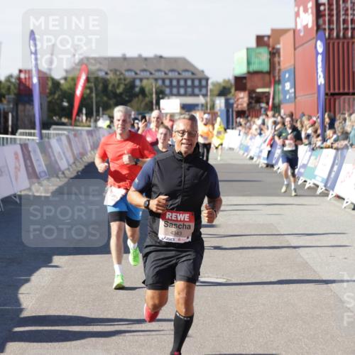 03.10.2025 - Köhlbrandbrückenlauf Jannik Wohlers http://msf.ph/oto/9055134 03.10.2025 13:10:13 Ziel 4147, 4196, 4343, 4364, 4573, 4683, 4730, 4822, 5029, 5977, 6111, 6428, 6432, 6587, 6764, 6813 meine-sportfotos.de