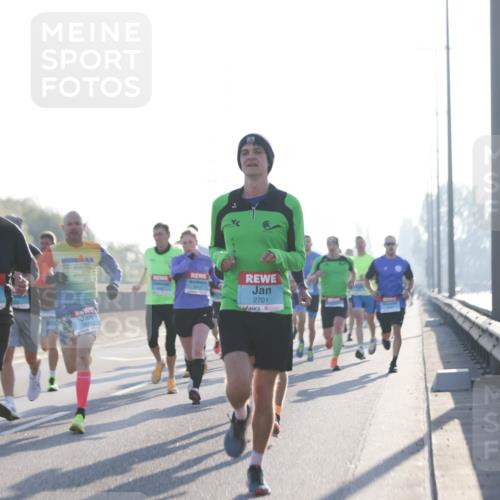 03.10.2025 - Köhlbrandbrückenlauf Jannik Wohlers http://msf.ph/oto/9055136 03.10.2025 09:12:45 Position 3 3288, 2701 meine-sportfotos.de