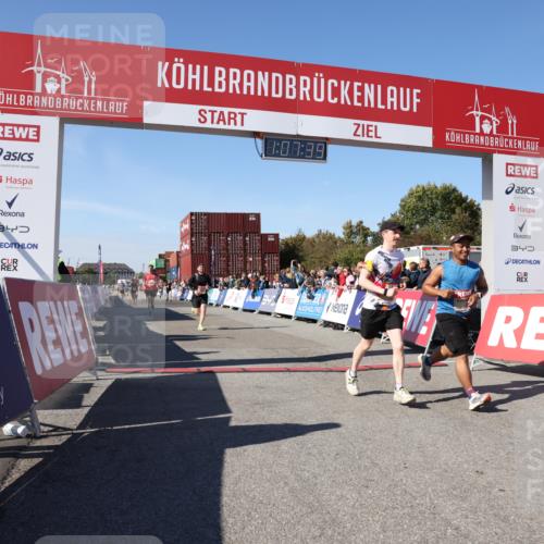 03.10.2025 - Köhlbrandbrückenlauf Lena Gebhardt http://msf.ph/oto/9055138 03.10.2025 13:07:39 Ziel 4113, 4165, 4254, 4263, 4375, 4636, 6744, 6800 meine-sportfotos.de