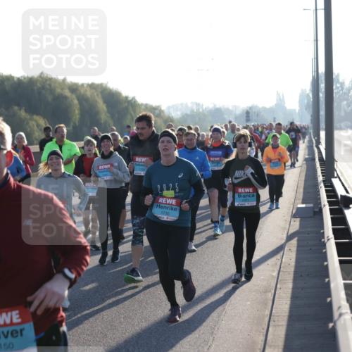 03.10.2025 - Köhlbrandbrückenlauf Jannik Wohlers http://msf.ph/oto/9055145 03.10.2025 09:20:29 Position 3 2150, 1759, 2025, 1735, 2471 meine-sportfotos.de