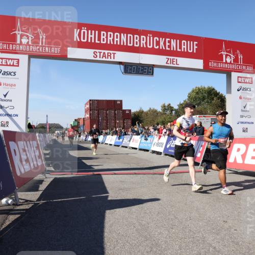 03.10.2025 - Köhlbrandbrückenlauf Lena Gebhardt http://msf.ph/oto/9055149 03.10.2025 13:07:39 Ziel 4113, 4165, 4254, 4263, 4375, 4636, 6744, 6800 meine-sportfotos.de