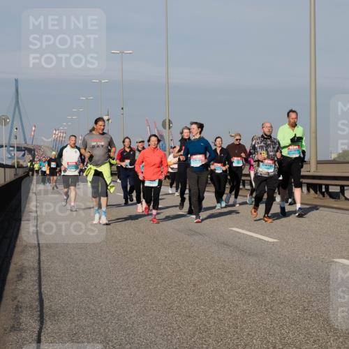 03.10.2025 - Köhlbrandbrückenlauf Fabian Wolf http://msf.ph/oto/9055153 03.10.2025 10:02:58 Position 3  meine-sportfotos.de