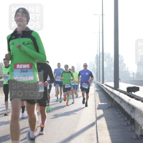 03.10.2025 - Köhlbrandbrückenlauf Jannik Wohlers http://msf.ph/oto/9055179 03.10.2025 09:12:46 Position 3 3610, 2701 meine-sportfotos.de