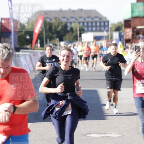 03.10.2025 - Köhlbrandbrückenlauf Jannik Wohlers http://msf.ph/oto/9055183 03.10.2025 13:10:15 Ziel 4147, 4196, 4343, 4364, 4573, 4683, 4730, 4822, 5029, 5977, 6111, 6428, 6432, 6587, 6813 meine-sportfotos.de