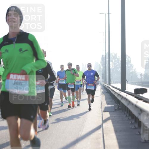 03.10.2025 - Köhlbrandbrückenlauf Jannik Wohlers http://msf.ph/oto/9055197 03.10.2025 09:12:46 Position 3 9610, 2754 meine-sportfotos.de