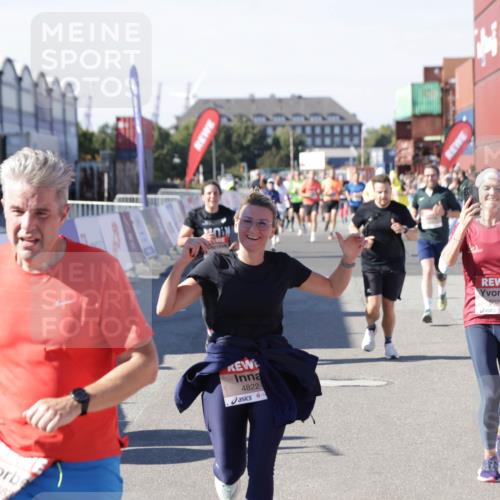 03.10.2025 - Köhlbrandbrückenlauf Jannik Wohlers http://msf.ph/oto/9055206 03.10.2025 13:10:16 Ziel 4147, 4196, 4343, 4364, 4573, 4683, 4730, 4822, 5029, 5977, 6111, 6587, 6813 meine-sportfotos.de