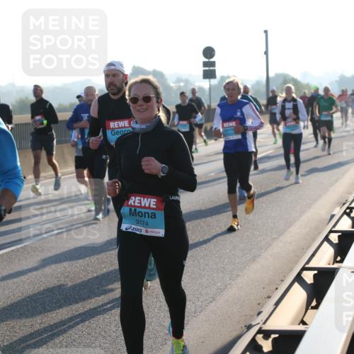 03.10.2025 - Köhlbrandbrückenlauf Lena Gebhardt http://msf.ph/oto/9055207 03.10.2025 09:16:51 Position 1 3317, 3174 meine-sportfotos.de