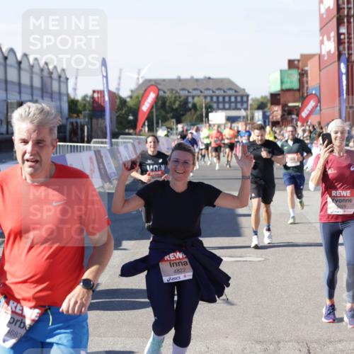 03.10.2025 - Köhlbrandbrückenlauf Jannik Wohlers http://msf.ph/oto/9055212 03.10.2025 13:10:16 Ziel 4147, 4196, 4343, 4364, 4573, 4683, 4730, 4822, 5029, 5977, 6111, 6587, 6813 meine-sportfotos.de