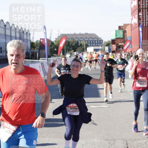 03.10.2025 - Köhlbrandbrückenlauf Jannik Wohlers http://msf.ph/oto/9055218 03.10.2025 13:10:16 Ziel 4147, 4196, 4343, 4364, 4573, 4683, 4730, 4822, 5029, 5977, 6111, 6587, 6813 meine-sportfotos.de