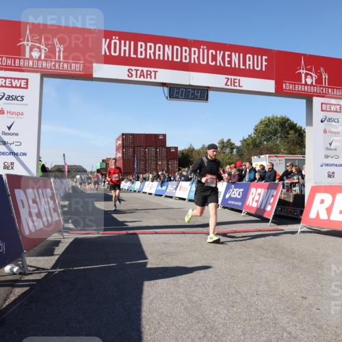 03.10.2025 - Köhlbrandbrückenlauf Lena Gebhardt http://msf.ph/oto/9055219 03.10.2025 13:07:42 Ziel 4159, 4165, 4254, 4263, 4375, 6384, 6744, 6800, 6821 meine-sportfotos.de