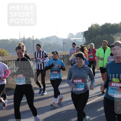 03.10.2025 - Köhlbrandbrückenlauf Jannik Wohlers http://msf.ph/oto/9055223 03.10.2025 09:20:31 Position 3 2024, 3574, 2051, 1903, 1479, 2025, 1735 meine-sportfotos.de